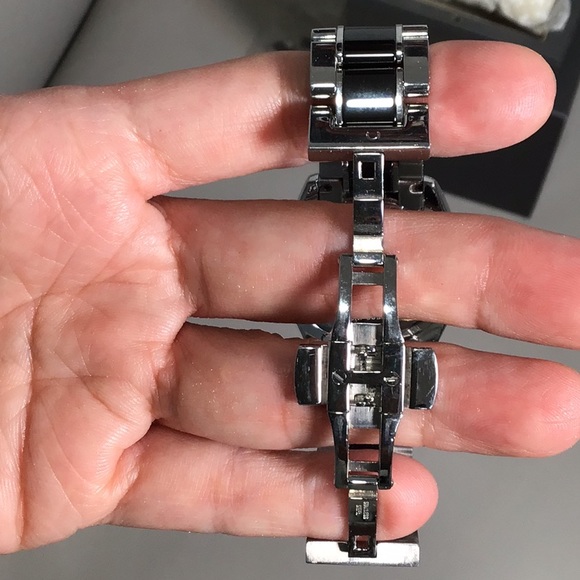 EUC. Guess Collection GC Women Sport Class Ceramic Band Black Silver 34mm Watch - Picture 4 of 9